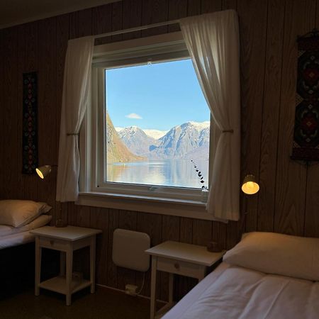 Svingen Guesthouse - Panoramic Fjord Views In Flåm Esterno foto