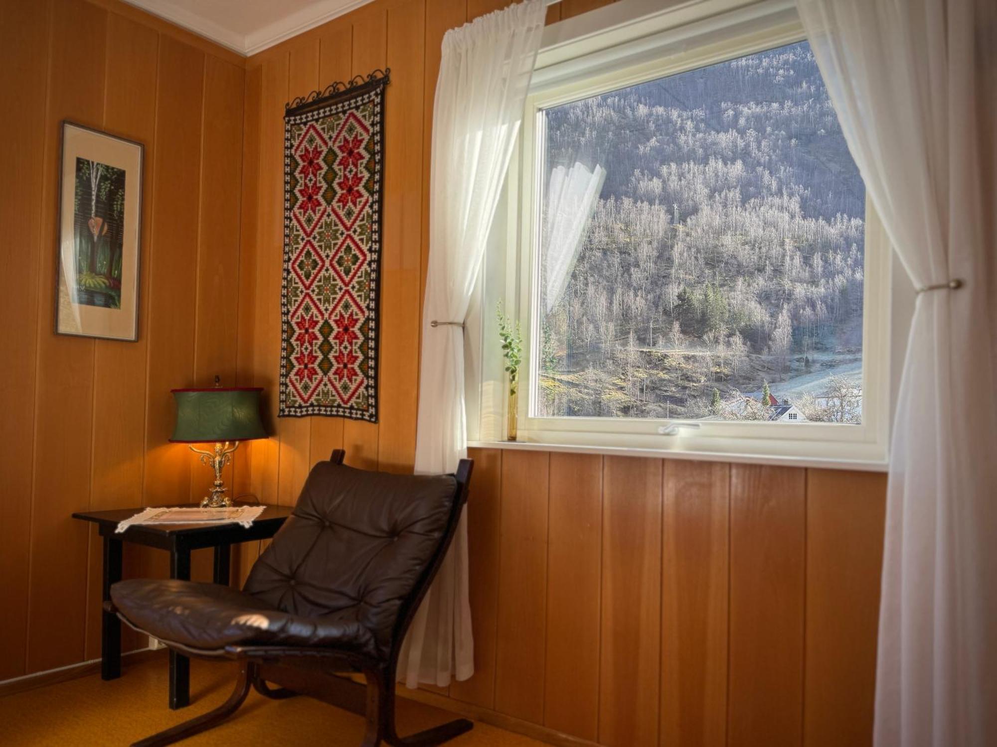 Svingen Guesthouse - Panoramic Fjord Views In Flåm Esterno foto